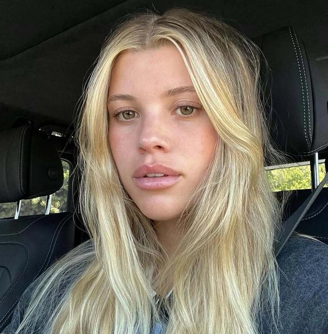 Sofia Richie, effortlessly chic, often draws more resemblance to her mother’s side—fueling endless online debates.