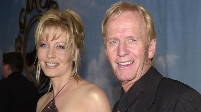 As Linda’s professional and personal lives intertwined, she and Paul Hogan married in 1990. 