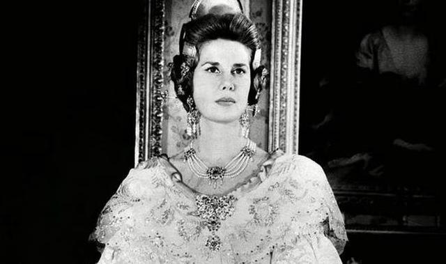 Born on March 28, 1926, in Madrid, Cayetana came from a long lineage of aristocrats that extended far beyond Spain’s border