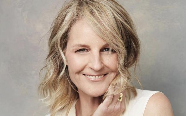 Helen Hunt’s natural beauty, particularly her decision to keep her lips unretouched, did not go unnoticed.