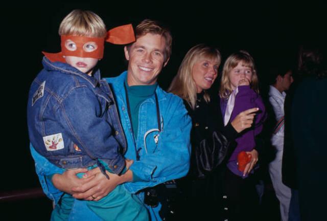 In 1985, he married Australian model Lyn Barron, and together they had two children.