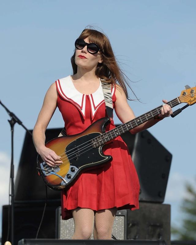 Jenny Lewis’s journey from child actress to indie rock icon is a testament to her talent, resilience, and unwavering passion for her craft.