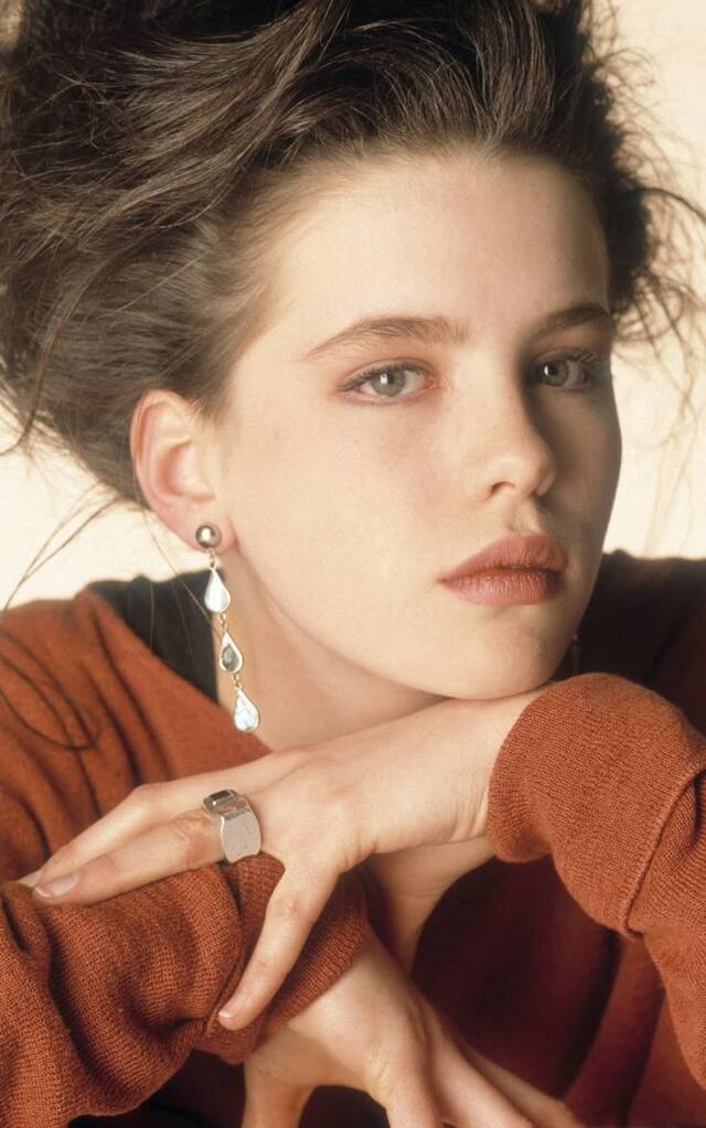 Kate Beckinsale’s journey into the world of entertainment began long before she stepped onto the big screen.