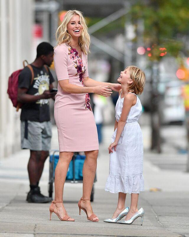 Taylor with her daughter 