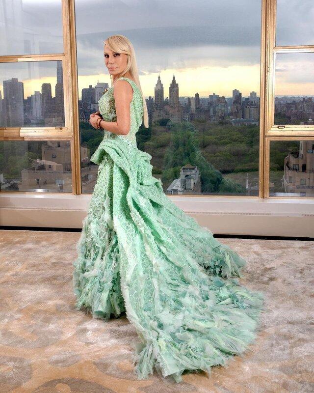 The dress she wore was a true testament to the Versace legacy—detailed, daring, and unforgettable