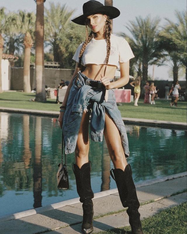 While many beauty queens fade from the public eye, Olivia diversified her career to maintain her relevance.