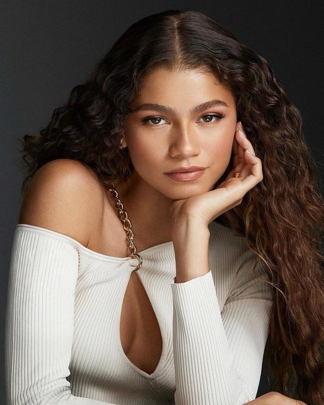Zendaya: Grace in Motion