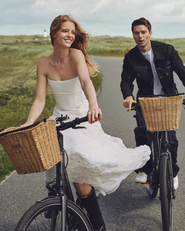 Abby, a successful model and influencer, complemented Patrick’s quiet confidence with her own timeless elegance. 