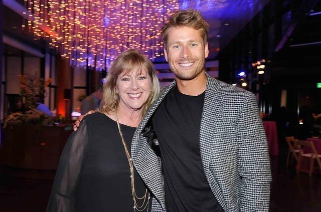 Just when viewers thought the interview couldn’t get any more awkward, Powell shared a deeply personal and uncomfortable anecdote involving his mother.