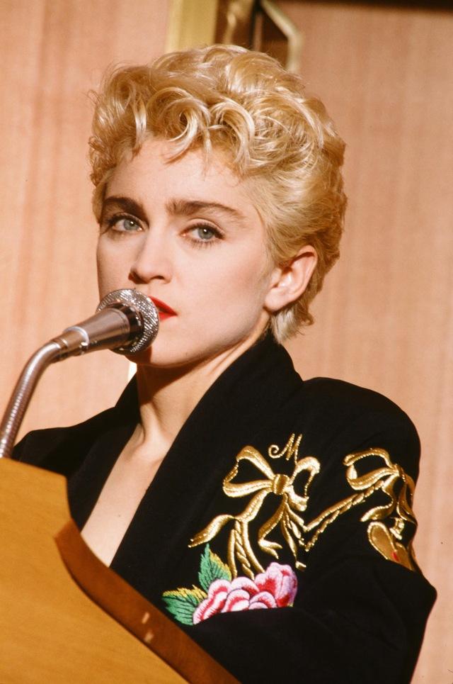 By the early ’80s, she was recording demos that blended dance beats with catchy hooks