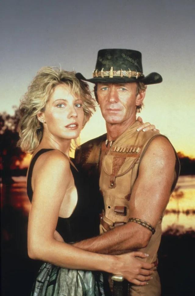 During the filming of Crocodile Dundee, Linda and her co-star Paul Hogan developed a genuine connection that transcended their on-screen chemistry.
