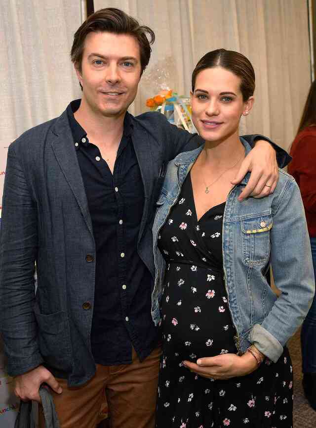 In 2016, she married actor Noah Bean, whom she met on the set of Nikita. 