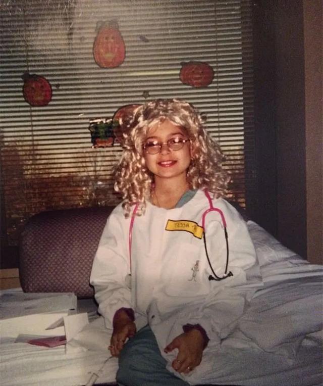 Tessa’s journey began in the spring of 2000 when she started experiencing excruciating pain in her leg