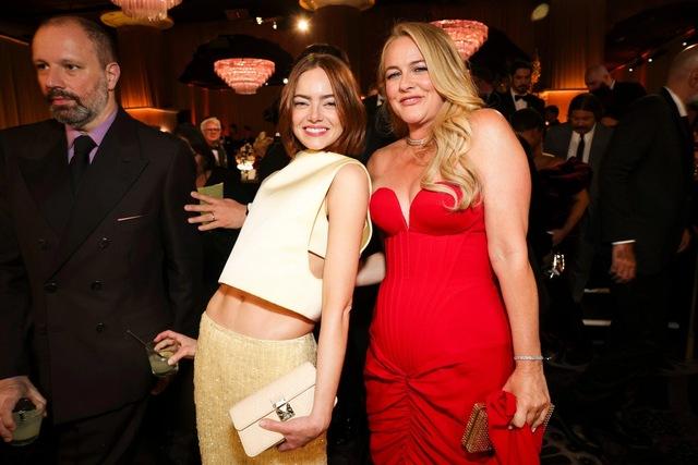 Alicia Silverstone attends the Golden Globes alongside fellow guests, captured during the event’s after-ceremony gathering.
