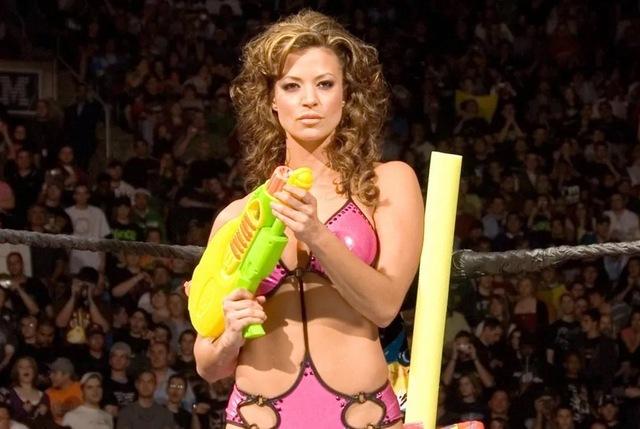 Candice began training relentlessly, committing herself to learning the fundamentals of professional wrestling.