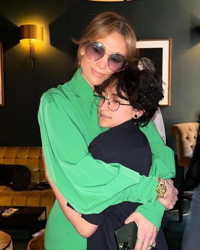 Despite being one of the world’s most famous entertainers, Jennifer Lopez has consistently strived to maintain a clear boundary between her public persona and her role as a mother