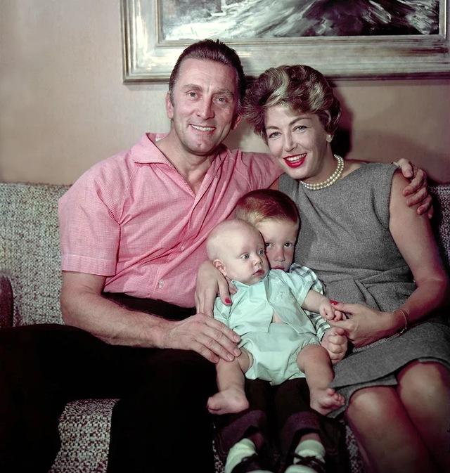 Kirk Douglas endured more than most—surviving a helicopter crash, recovering from a stroke, and confronting adversity with remarkable resolve