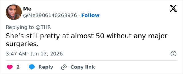 Past moments from Silverstone’s public life resurfaced online as the viral discussion expanded beyond the awards show.