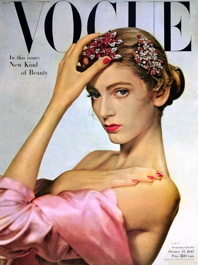 By October 1947, at the age of 16, Carmen achieved what every model dreams of: her first Vogue cover.