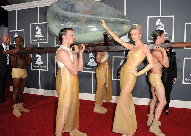 Lady Gaga (2011) executed a legendary stunt by arriving on the red carpet inside a giant semi-translucent egg.