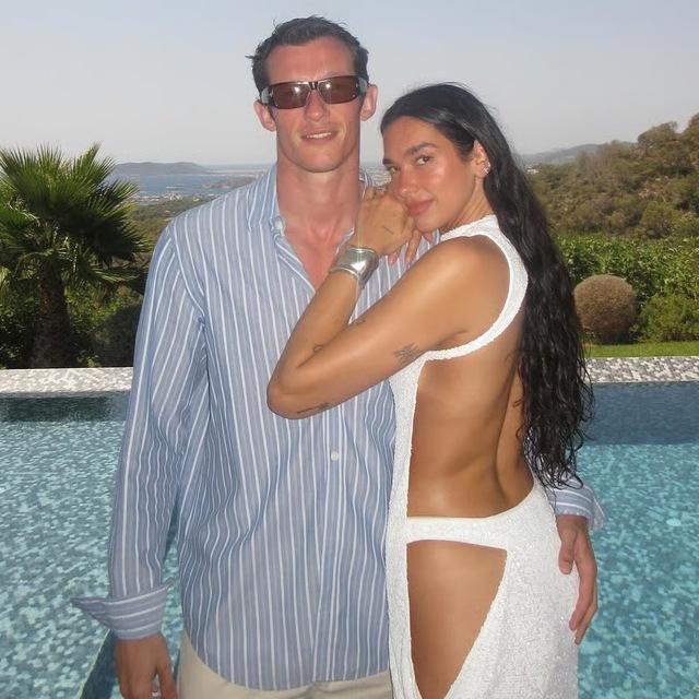 The visual appeal of Dua and Callum lies in a concept fashion insiders call "complementary silhouettes."