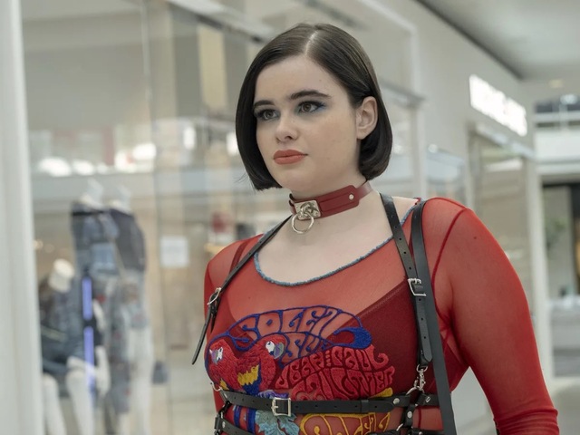 A throwback to Barbie Ferreira’s iconic role as Kat Hernandez in Euphoria.