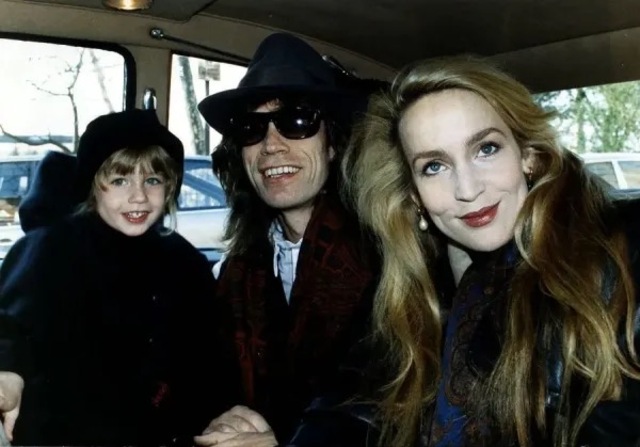 Jerry Hall’s personal life has often been the subject of global fascination, primarily due to her long-term partnership with Rolling Stones frontman Mick Jagger