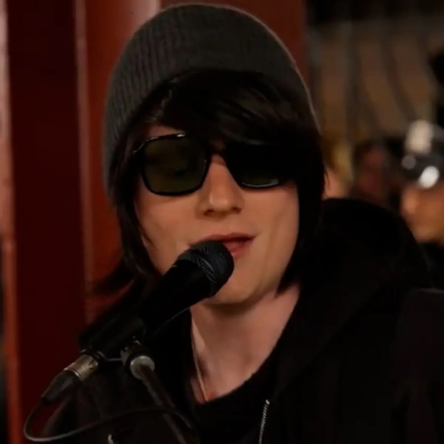 “WHO IS FRAT POISON?”: Inside Ed Sheeran’s Viral Underground Hijack and the Dark Disguise That Fooled New York