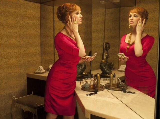 What made Hendricks’ performance truly extraordinary was the complexity she hid beneath the glamorous surface.