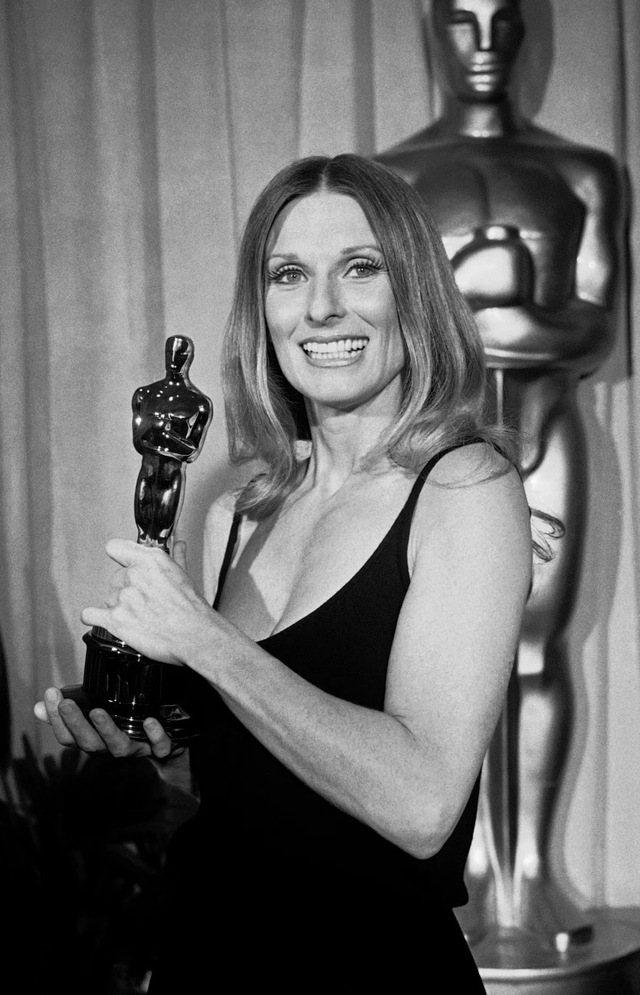 When she won the Academy Award for Best Supporting Actress, it was a validation of her entire philosophy: that depth beats glamour every time