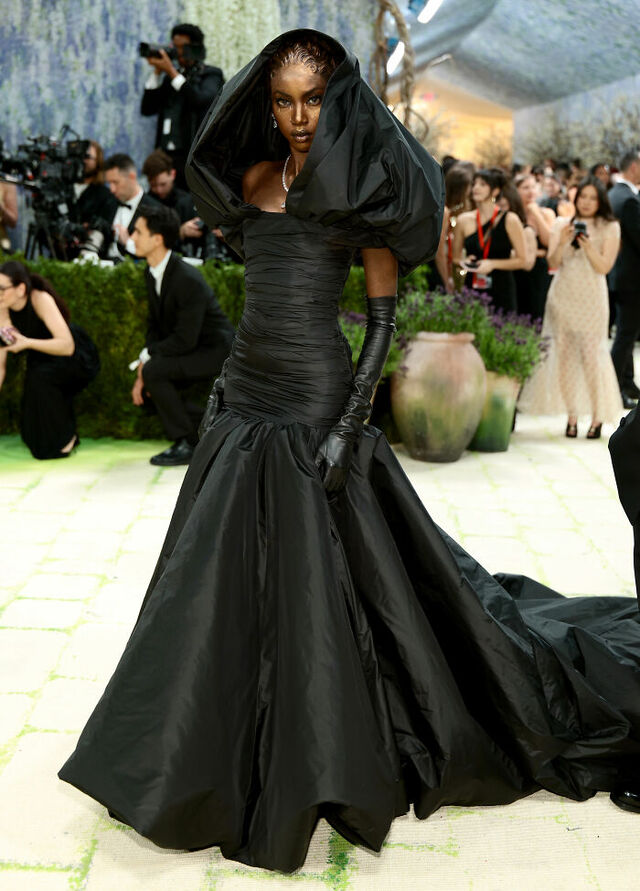 Anok Yai: Architectural noir elegance channeling the legendary Grace Jones.
