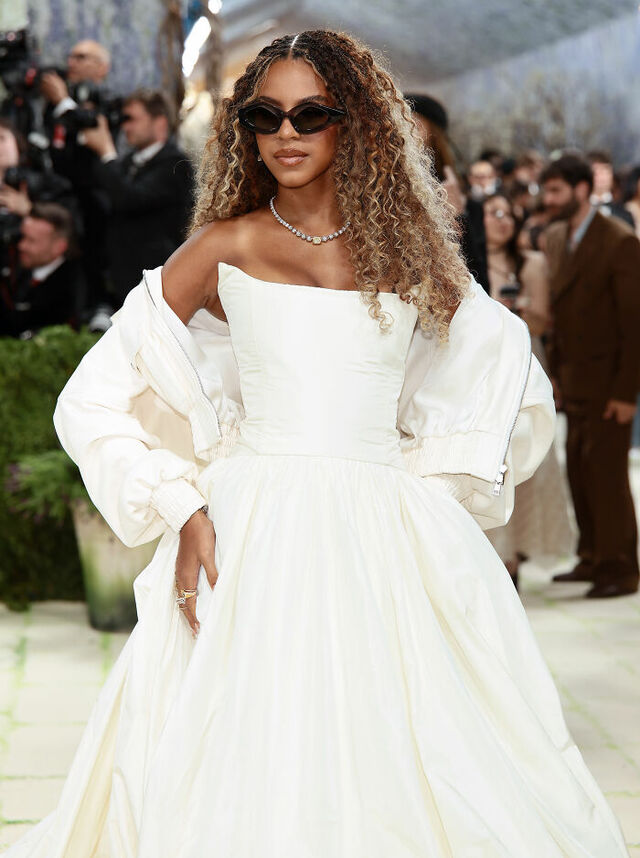 Blue Ivy Carter: A stunning $4,900 Cinderella-inspired debut on the Met steps.