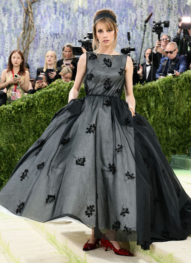 Maya Hawke: A nostalgic 1950s Dior silhouette updated with intricate embroidery.