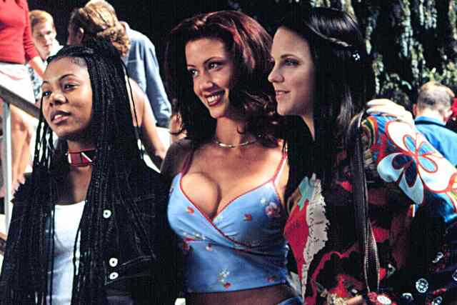 The massive success of Scary Movie at the box office sent shockwaves through Hollywood, and critics were quick to point out that Elizabeth was the film’s standout