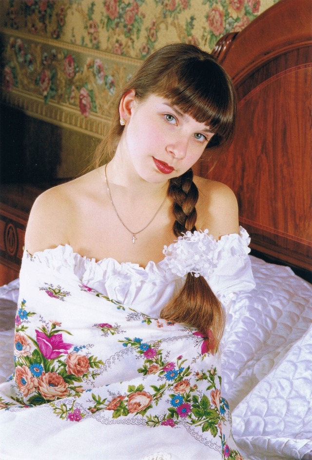 Unlike many who view modeling as an escape or a primary ambition, Yulia initially sought a path in the world of numbers and logic