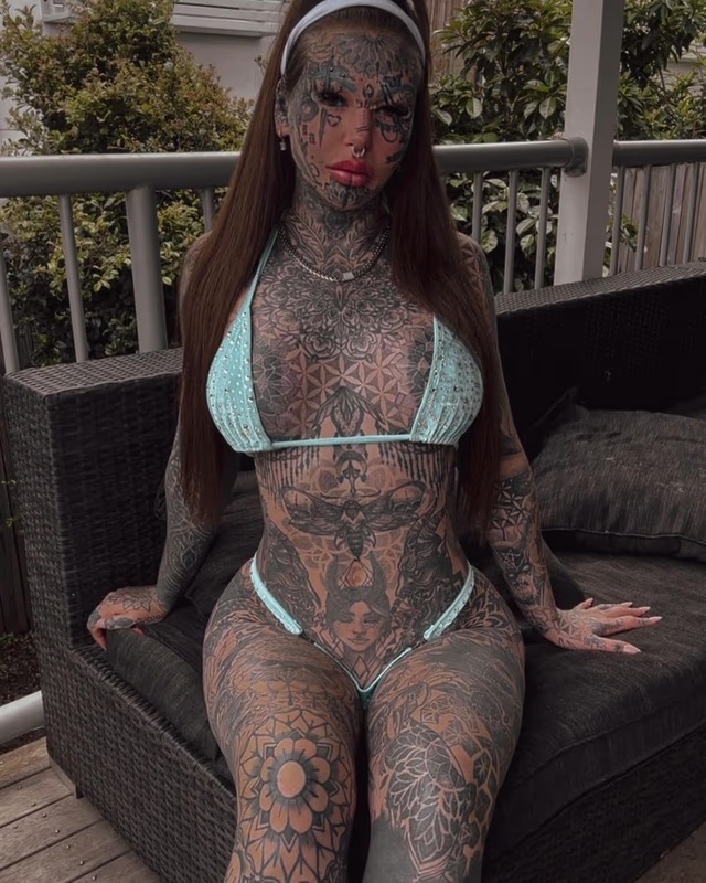 Luke candidly shared with her audience that her upper ear cartilage had been heavily damaged and mutilated from poorly executed historic piercings